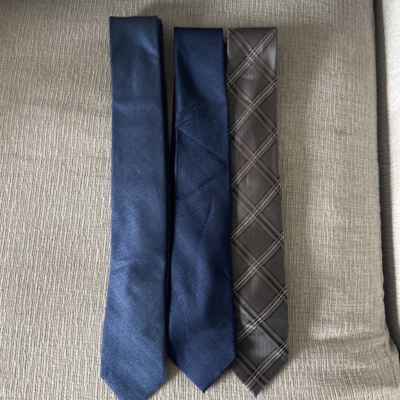 Kenneth Cole Designer 100% Silk Ties -Lot of 3 Formal, Business, Work, Wedding - Picture 1 of 5
